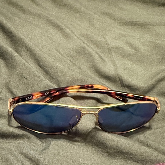 Oakley Accessories - Oakley Tortoiseshell Frame Sunglasses with Blue Lenses with case